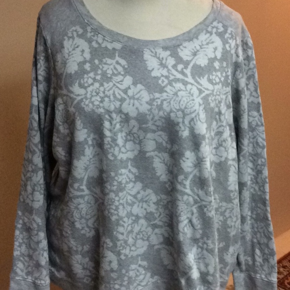 Lane Bryant size 22/24 grey and white sweater.